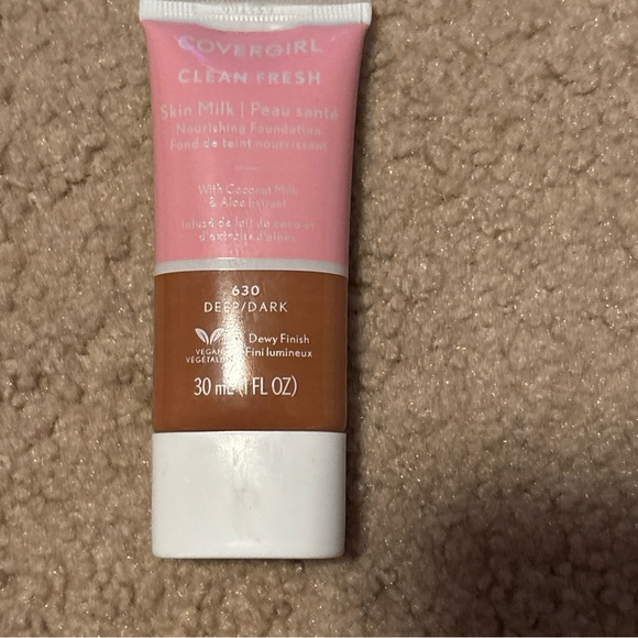 CoverGirl Clean Fresh Skin Milk Nourishing Foundation Vegan New #630 Deep/Dark - Picture 1 of 11